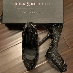 Rock and Republic Pumps